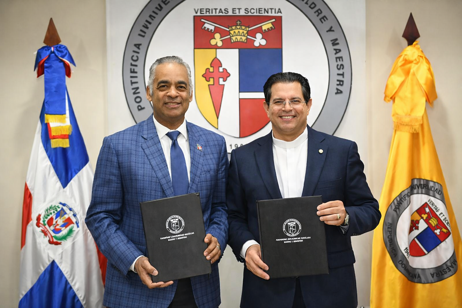 Energía y Minas y la Pucmm impulsan formación especializada para fortalecer el periodismo del sector minero