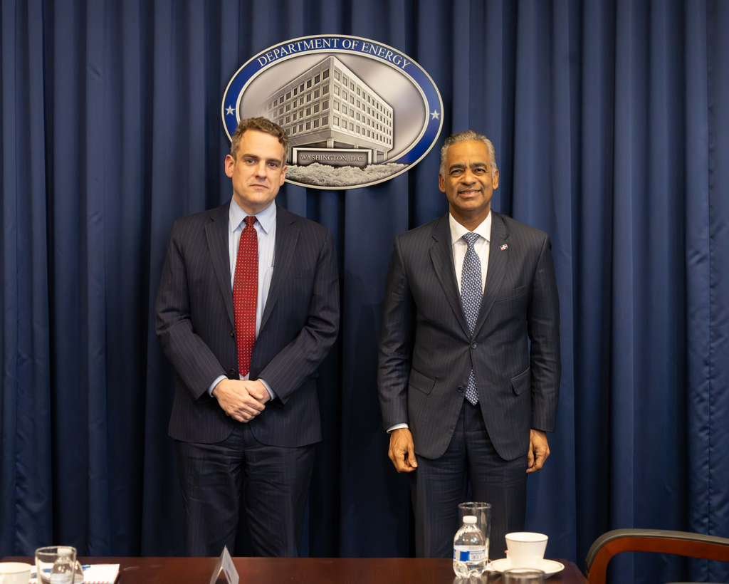 Ministro Joel Santos y subsecretario de Energía de EE. UU. abordan cooperación en energía, hidrocarburos y minerales críticos