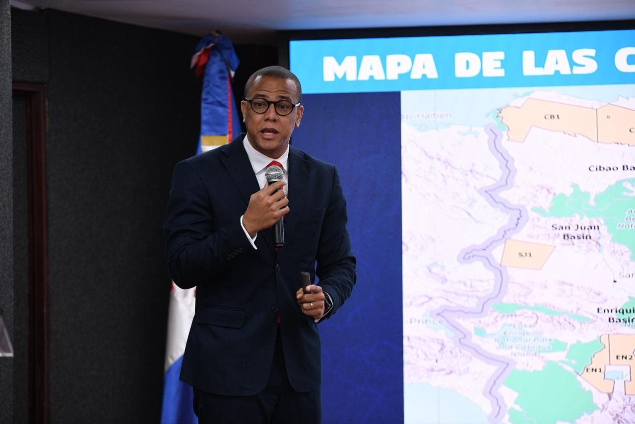 Viceministro Noel Báez: “Exploración de hidrocarburos es el puente estratégico hacia la transición energética en el país”