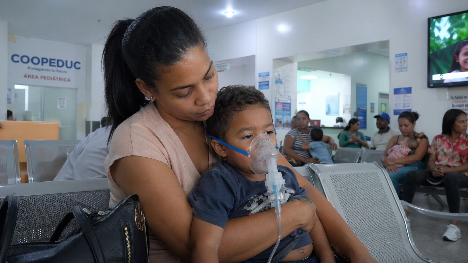Alerta Sanitaria en RD: Aumento de Casos de Gripe y Malestares Gástricos en Niños Tras Inundaciones