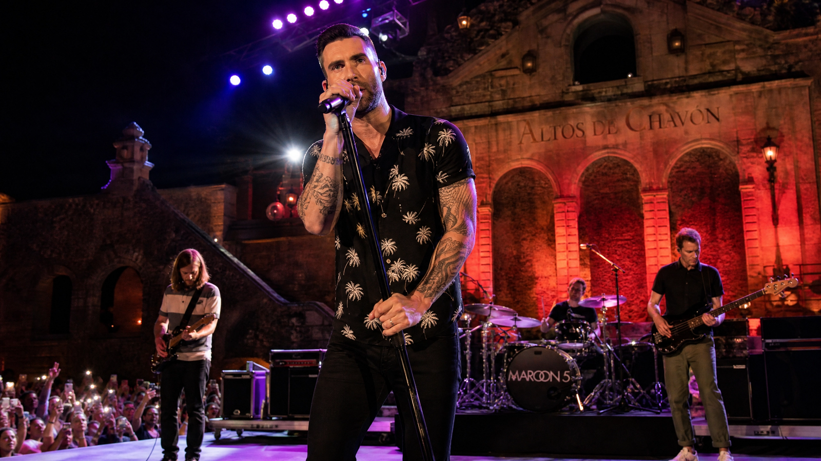 Maroon 5 Rompe Racha de Ausencia con Concierto Espectacular en Altos de Chavón