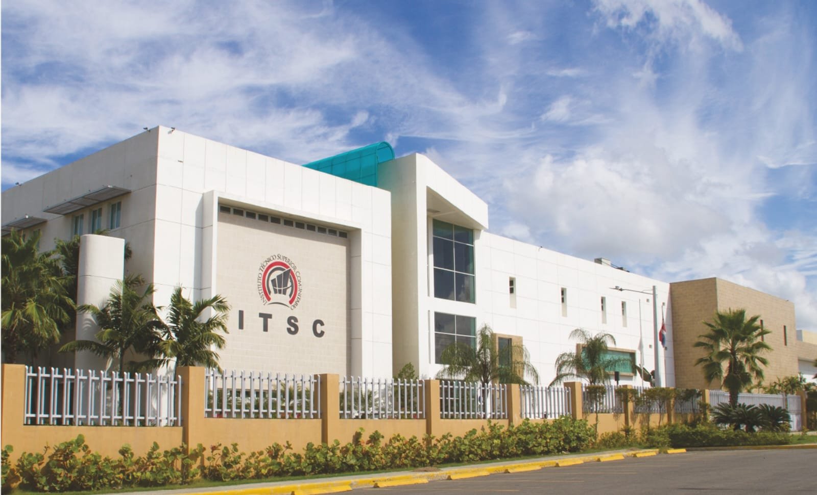 ITSC fortalece formación técnica con nuevo laboratorio de semiconductores y tecnología avanzada
