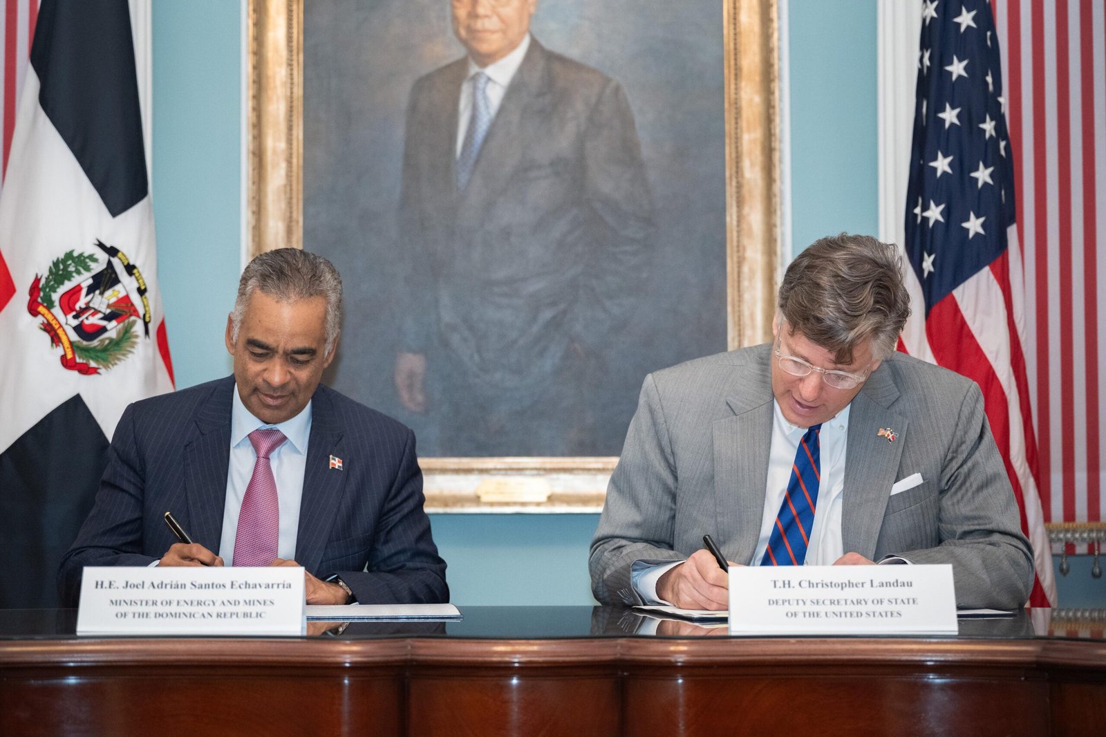 EE.UU. y República Dominicana firman acuerdo de cooperación en energía nuclear civil