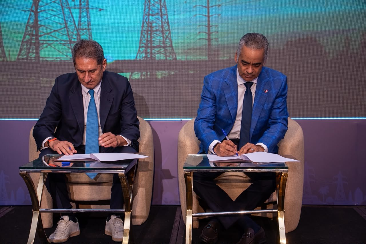 Gobierno dominicano firma acuerdo con Irena para impulsar el desarrollo de las energías renovables