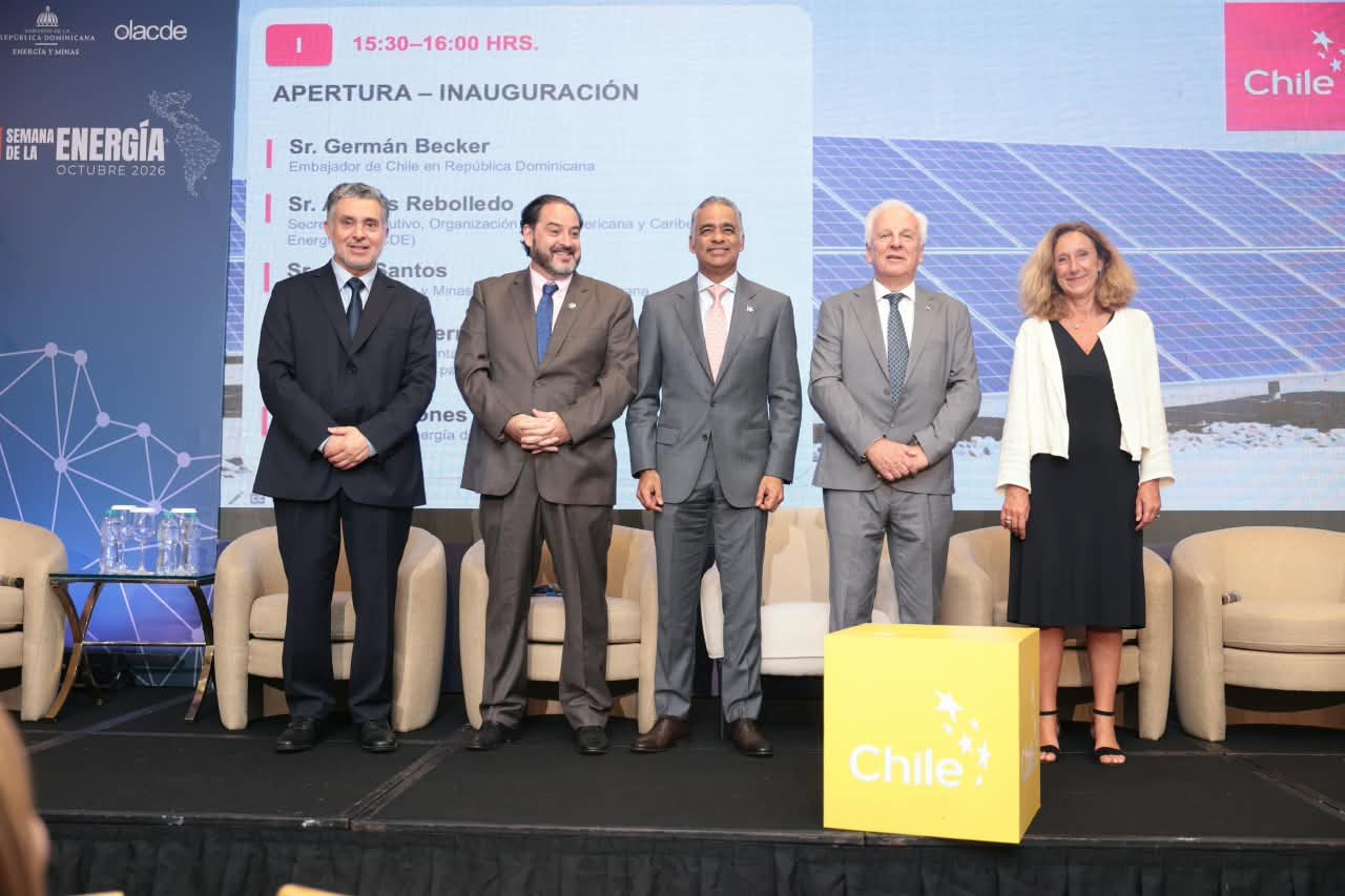 Joel Santos destaca oportunidades de inversión y cooperación energética entre República Dominicana y Chile